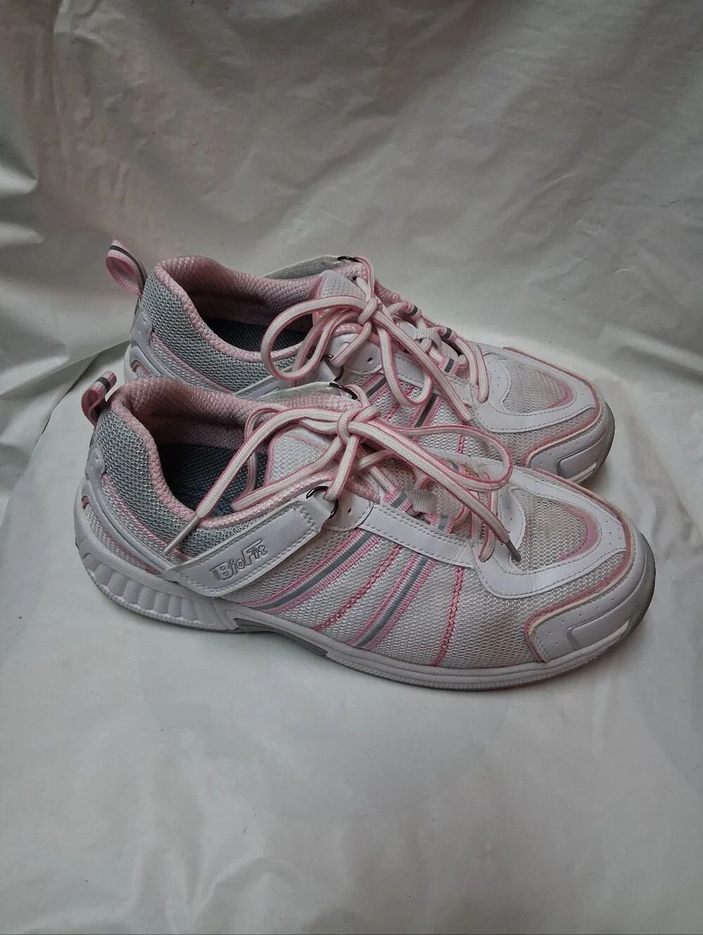 Orthofeet Women's White and Light Pink Athletic Sneakers Size 9X-Wide